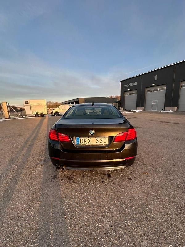Begagnad BMW 525 204 HK (150 kW) 2010 Mörkgrå Sedan