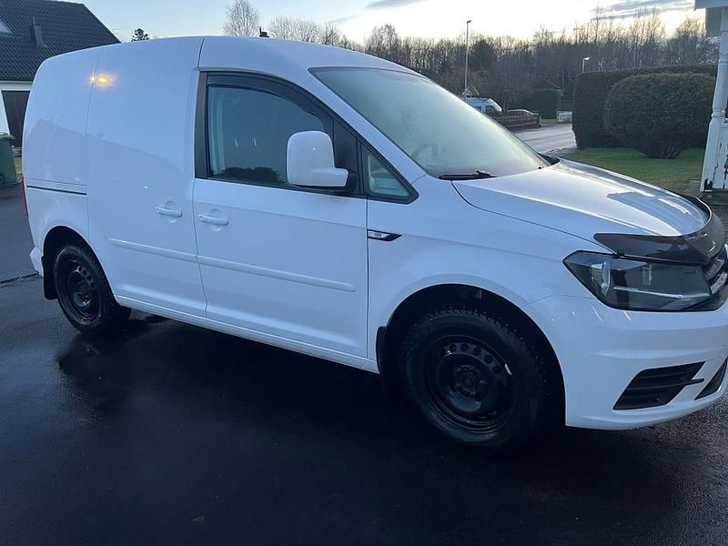 Begagnad VW Caddy 102 HK (75 kW) 2016 Minibuss