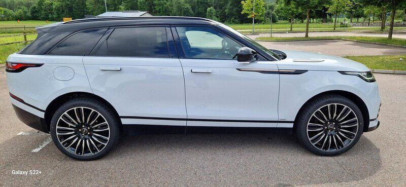 Vit Begagnad 2019 Land Rover Range Rover Velar R-Dynamic SUV | 419 000 kr (Bra pris) - Bild 1/4