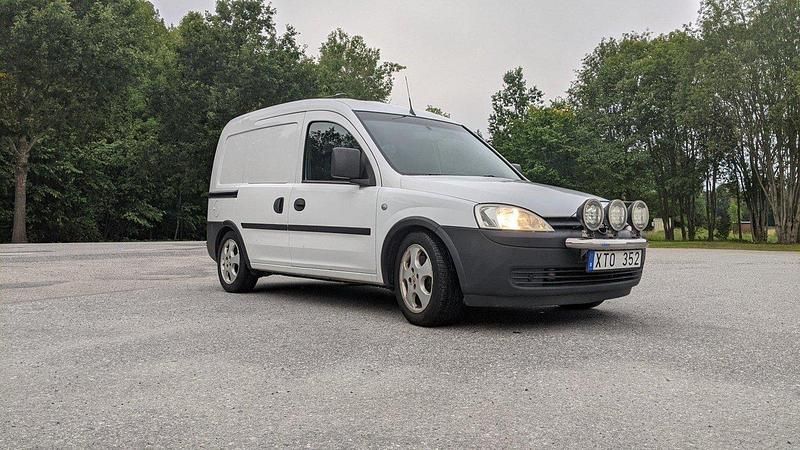 Vit Begagnad 2006 Opel Combo Minibuss | 32 000 kr - Bild 1/4