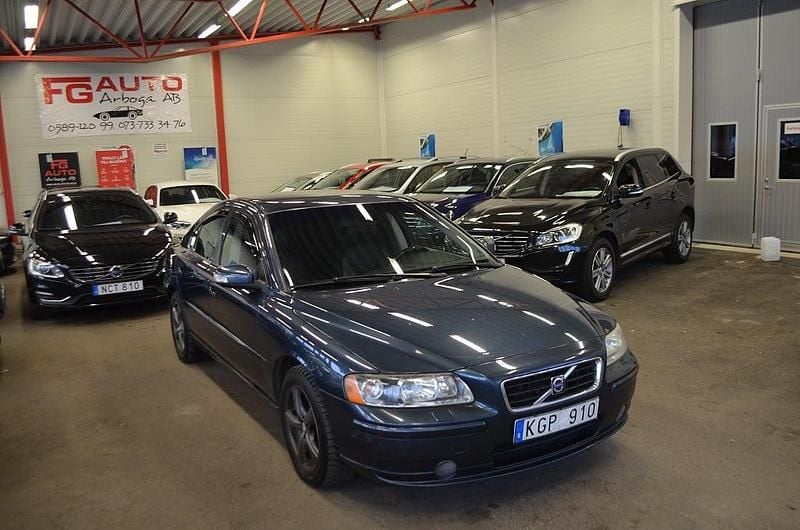 Begagnad Volvo S60 Momentum 209 HK (153 kW) 2006 Blå Sedan