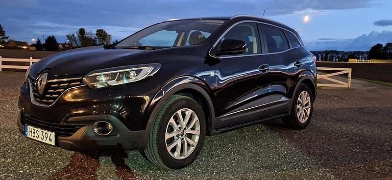 Svart Begagnad 2015 Renault Kadjar LIMITED SUV | 98 000 kr (Marknadspris) - Bild 1/1