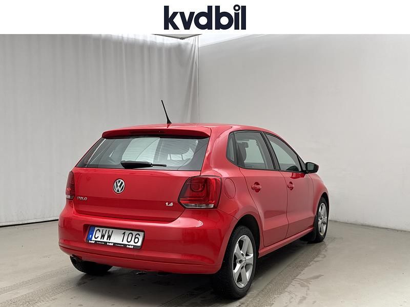 Begagnad VW Polo 85 HK (62 kW) 2011 Röd Halvkombi