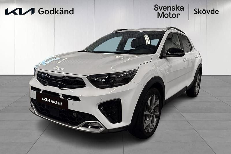 Vit Begagnad 2024 Kia Stonic GT-Line SUV | 269 200 kr (Marknadspris) - Bild 1/4