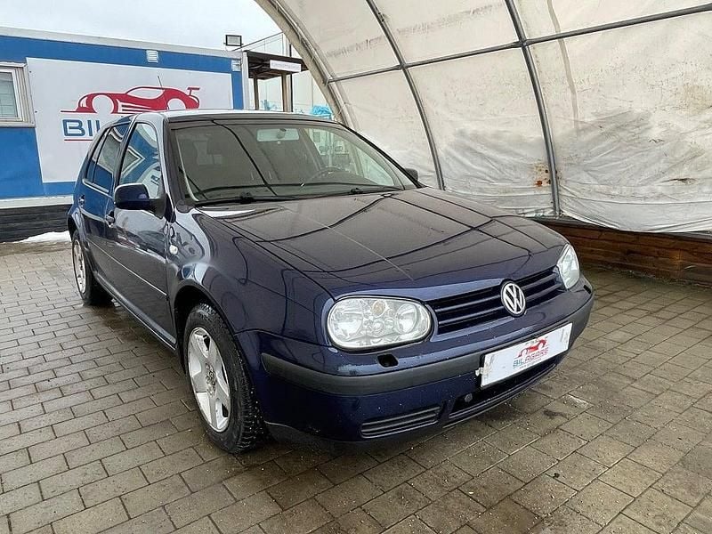 Begagnad VW Golf IV Ocean 105 HK (77 kW) 2003 Blå Halvkombi