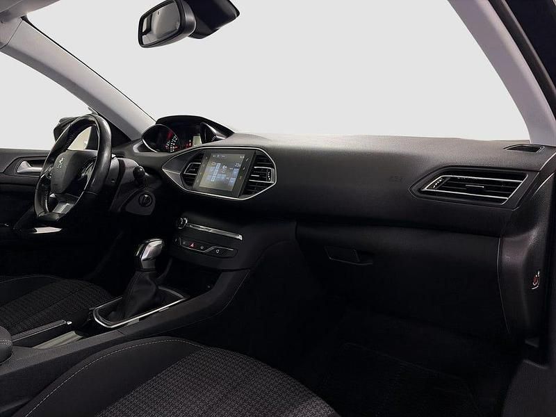 Begagnad Peugeot 308 SW Style 110 HK (80 kW) 2016 Mörkgrå Kombi