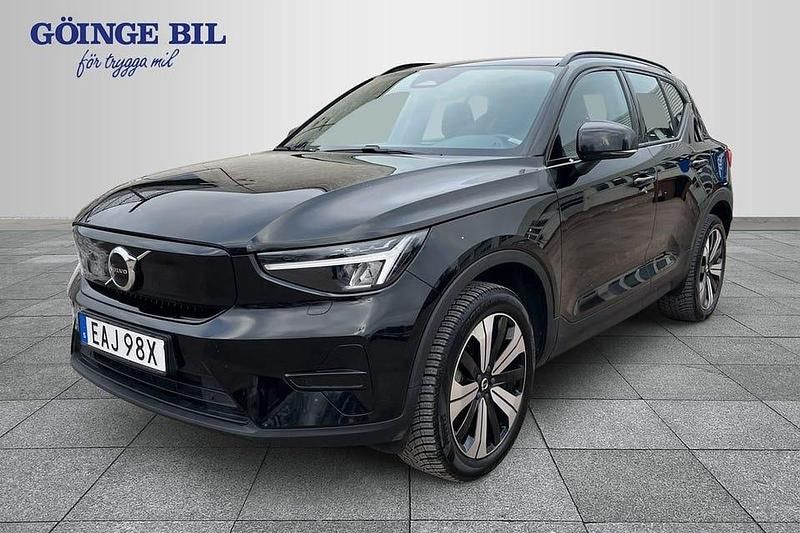 Svart Begagnad 2022 Volvo XC40 Core SUV | 309 000 kr (Marknadspris) - Bild 1/2