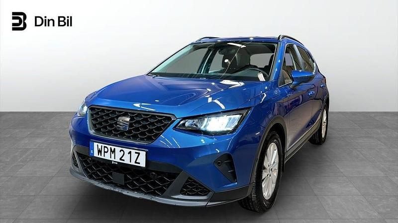 Sapphire blue metallic Begagnad 2025 Seat Arona Style SUV | 219 900 kr (Marknadspris) - Bild 1/4
