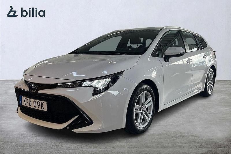 Vit Begagnad 2022 Toyota Corolla Active Kombi | 279 900 kr (Marknadspris) - Bild 1/4