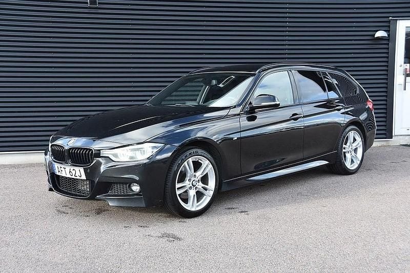 Svart Begagnad 2019 BMW 320 M Sport Kombi | 164 900 kr (Bra pris) - Bild 1/4