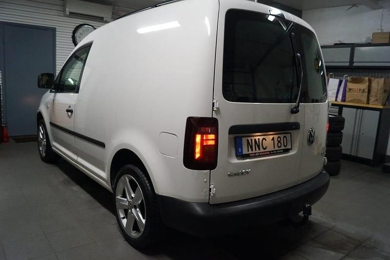 Begagnad VW Caddy 102 HK (75 kW) 2014 Vit Minibuss