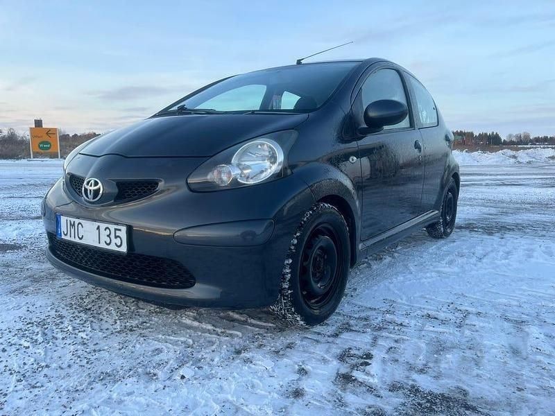 Begagnad 2008 Toyota Aygo Halvkombi | 30 000 kr (Marknadspris) - Bild 1/4