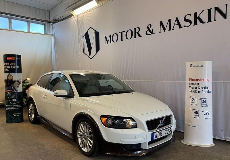 Vit Begagnad 2007 Volvo C30 Summum Halvkombi | 48 700 kr (Marknadspris) - Bild 1/4