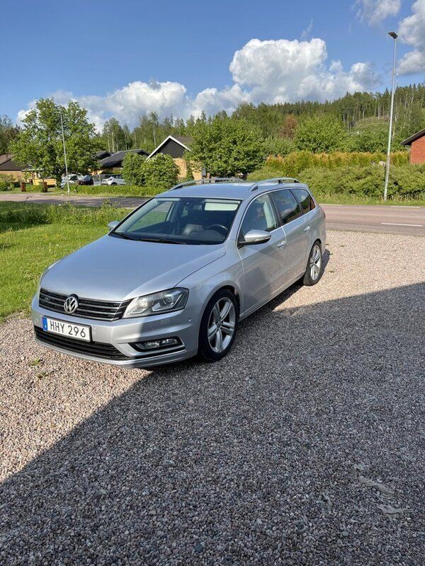 Silver Begagnad 2013 VW Passat GT Kombi | 90 000 kr (Marknadspris) - Bild 1/4