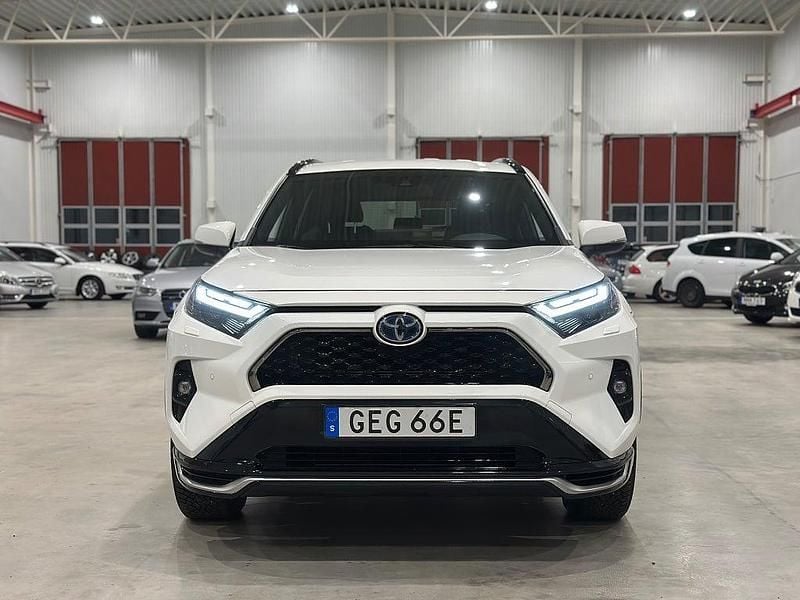 Begagnad Toyota RAV4 Hybrid Edition 185 HK (136 kW) 2022 Vit SUV