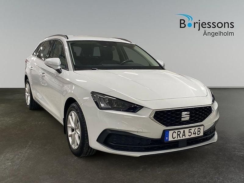 Vit Begagnad 2024 Seat Leon Style Kombi | 234 000 kr (Lite dyr) - Bild 1/4