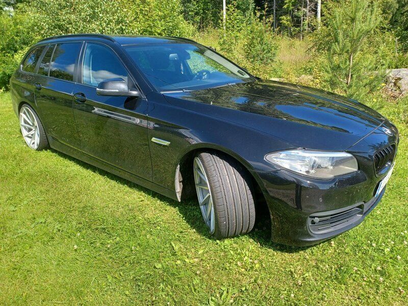 Svart Begagnad 2014 BMW 520 Kombi | 119 000 kr (Marknadspris) - Bild 1/2