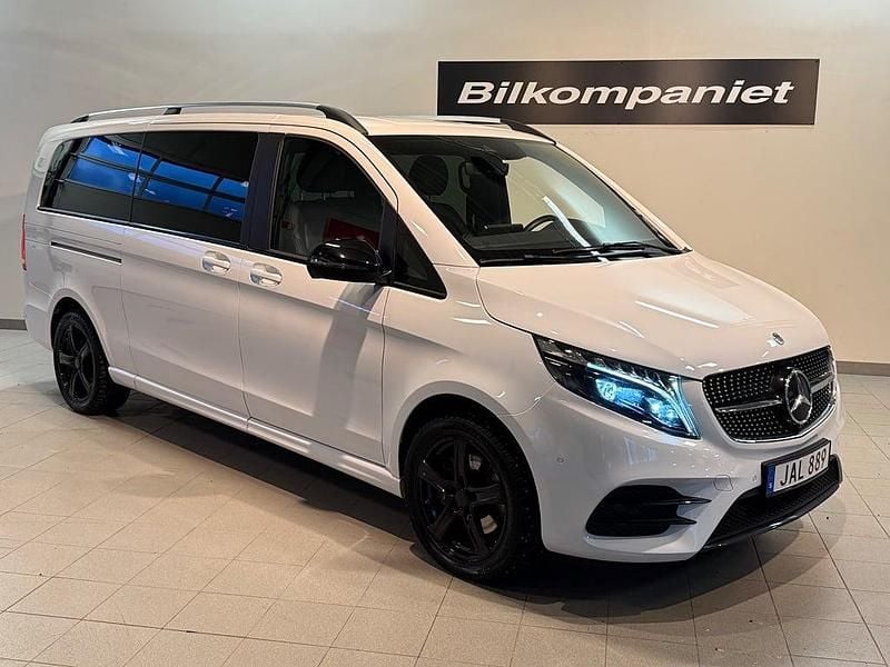 Vit Begagnad 2023 Mercedes V300 Avantgarde Minibuss | 729 900 kr (Marknadspris) - Bild 1/4