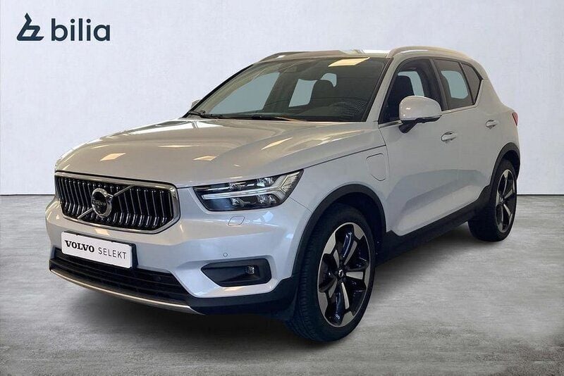 Silver Begagnad 2020 Volvo XC40 Inscription SUV | 329 900 kr (Bra pris) - Bild 1/3