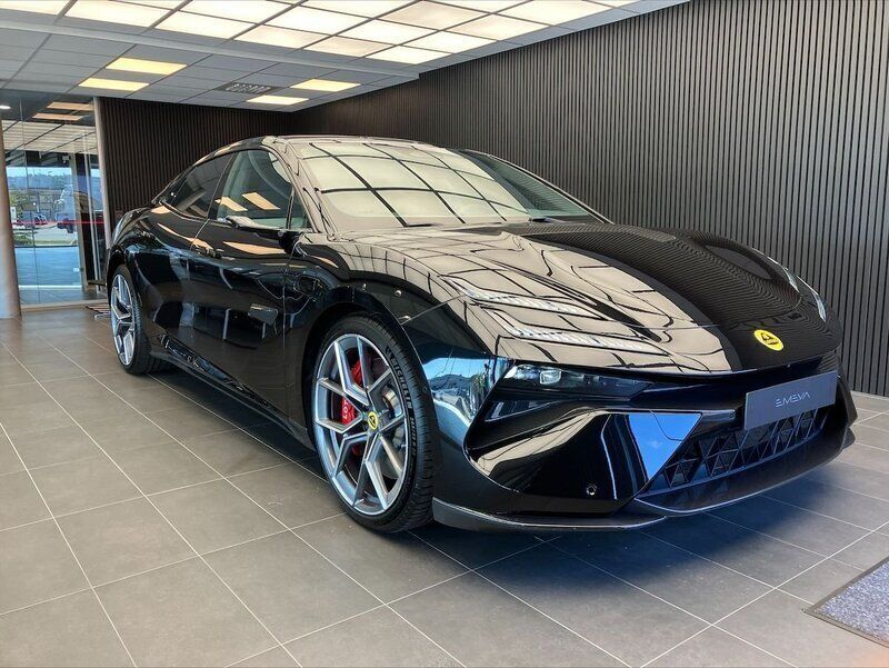 Begagnad Lotus Emeya 675 kW (918 HK) 2024 Svart (black) Halvkombi