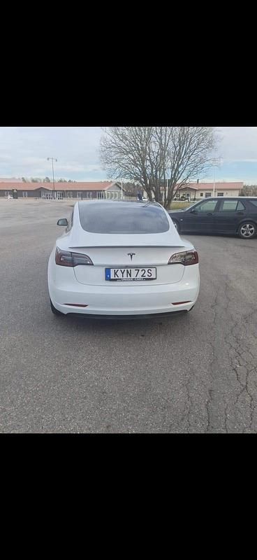 Begagnad Tesla Model 3 Standard Range Plus 189 kW (258 HK) 2020 Sedan