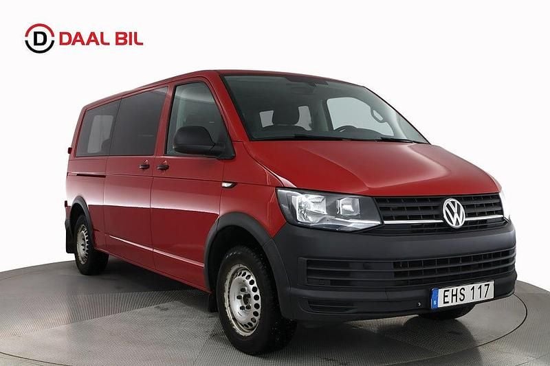 Begagnad VW Caravelle Comfortline 150 HK (110 kW) 2015 Röd Minibuss