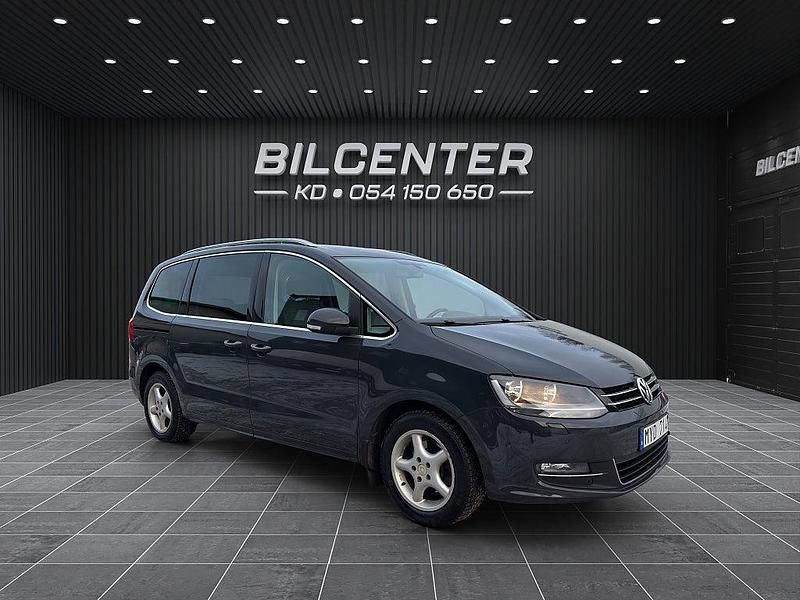 Grå Begagnad 2012 VW Sharan GT Minibuss | 159 900 kr (Dyr) - Bild 1/4