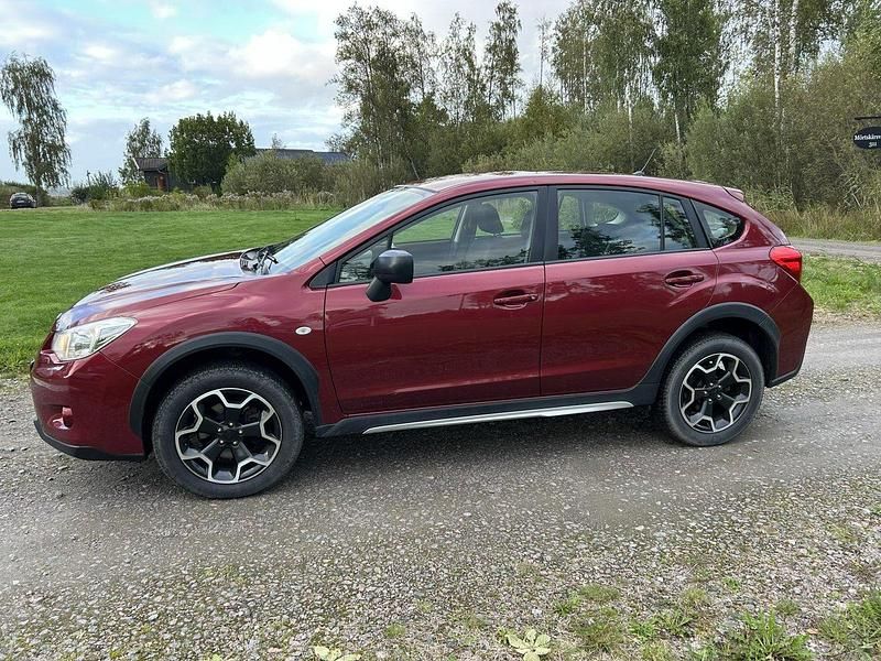Röd Begagnad 2014 Subaru XV SUV | 93 000 kr (Marknadspris) - Bild 1/4