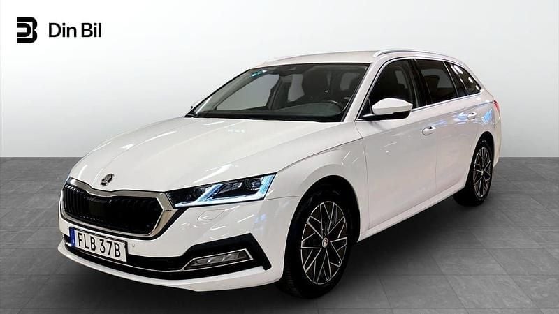 Vit Begagnad 2022 Skoda Octavia Style Kombi | 264 900 kr (Marknadspris) - Bild 1/4