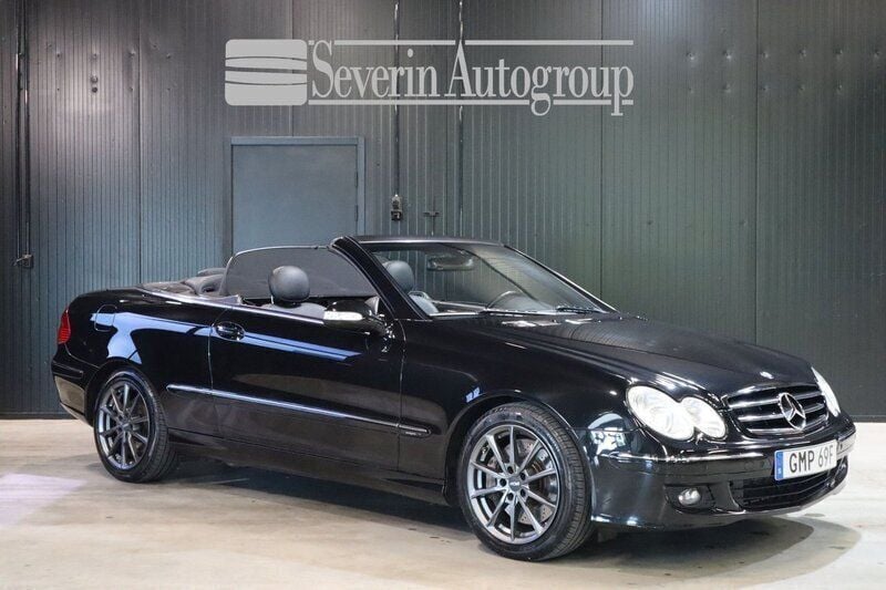 Svart Begagnad 2006 Mercedes CLK500 Cab | 149 000 kr - Bild 1/4