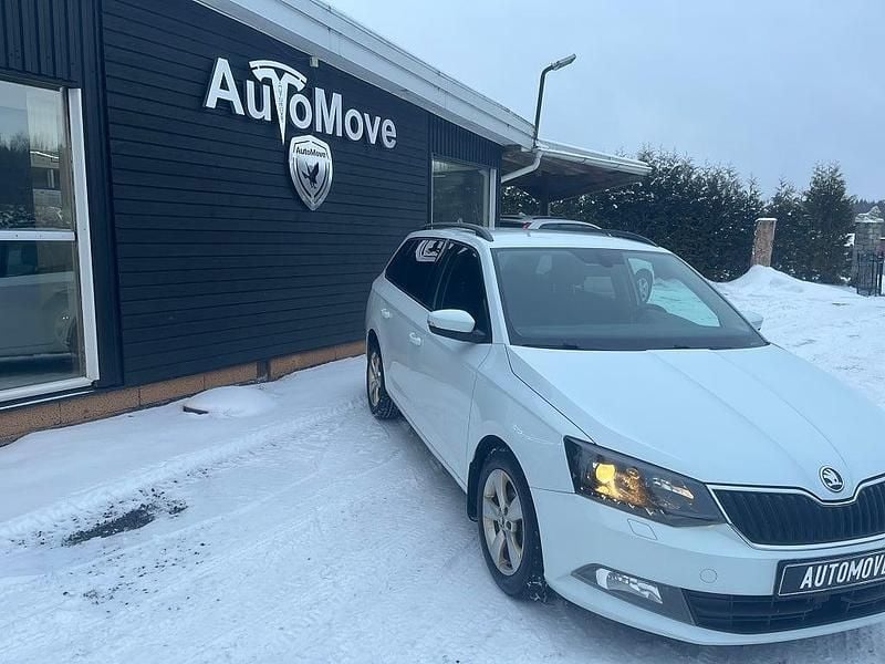 Begagnad Skoda Fabia Style 95 HK (69 kW) 2017 Vit Kombi