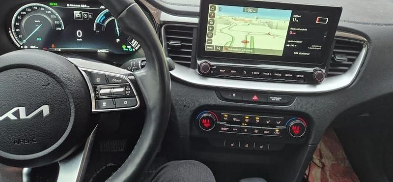 Begagnad Kia XCeed 141 HK (103 kW) 2022 Grå SUV