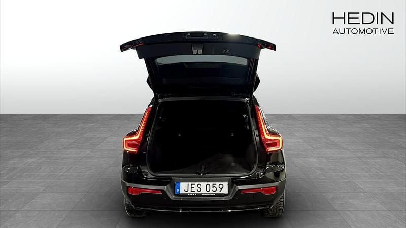 Begagnad Volvo XC40 Ultimate 175 kW (238 HK) 2022 Svart metallic SUV