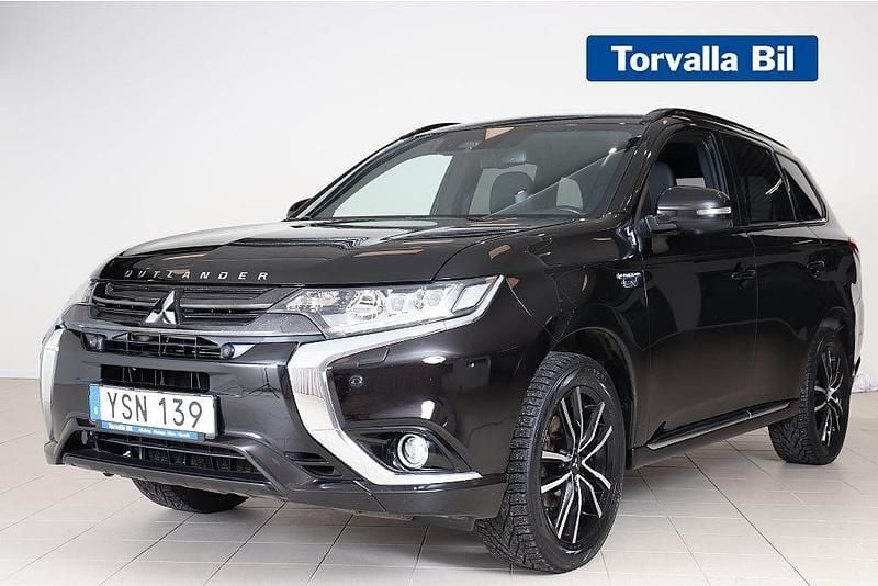 Svart Begagnad 2017 Mitsubishi Outlander P-HEV Edition SUV | 214 900 kr (Marknadspris) - Bild 1/3