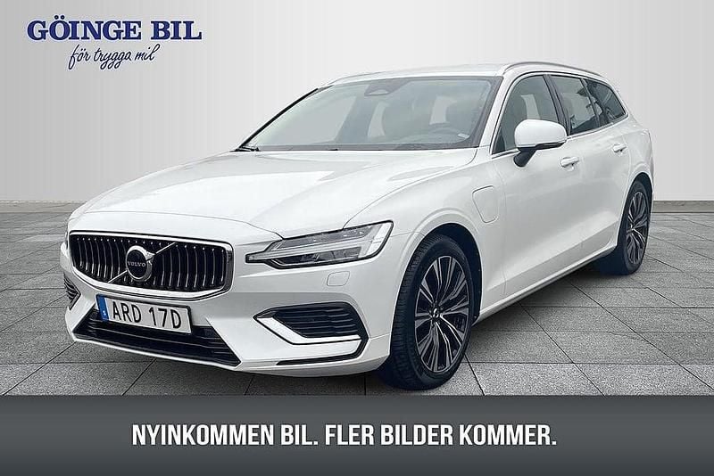 Vit Begagnad 2022 Volvo V60 Core Kombi | 369 000 kr (Marknadspris) - Bild 1/1