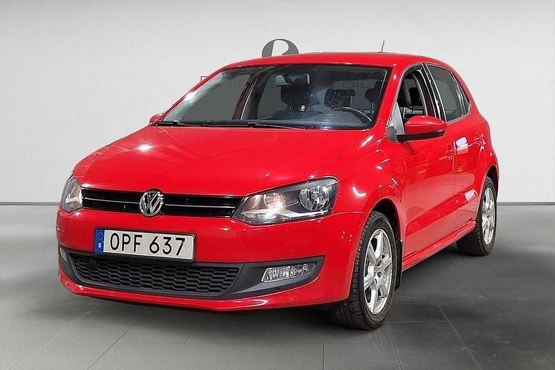 Röd Begagnad 2014 VW Polo Halvkombi | 82 900 kr (Marknadspris) - Bild 1/3