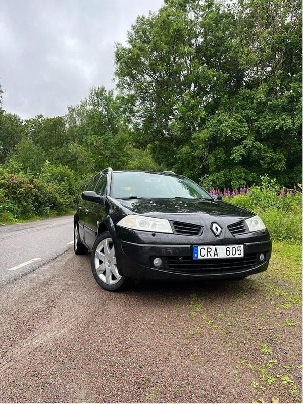 Svart Begagnad 2008 Renault Mégane GrandTour Kombi | 27 000 kr (Marknadspris) - Bild 1/4