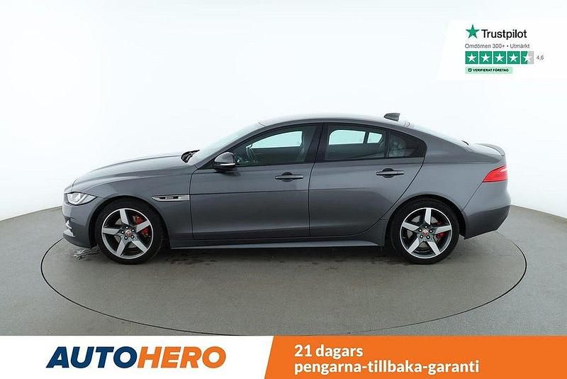 Begagnad Jaguar XE R-Sport 203 HK (149 kW) 2019 Mörkgrå Sedan