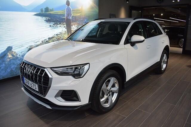 Vit Begagnad 2022 Audi Q3 Advanced SUV | 339 000 kr (Lite dyr) - Bild 1/4