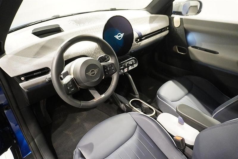 Begagnad Mini Cooper 2023 Blå Halvkombi