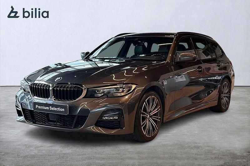 Grå Begagnad 2019 BMW 320 M Sport Kombi | 269 900 kr (Lite dyr) - Bild 1/4