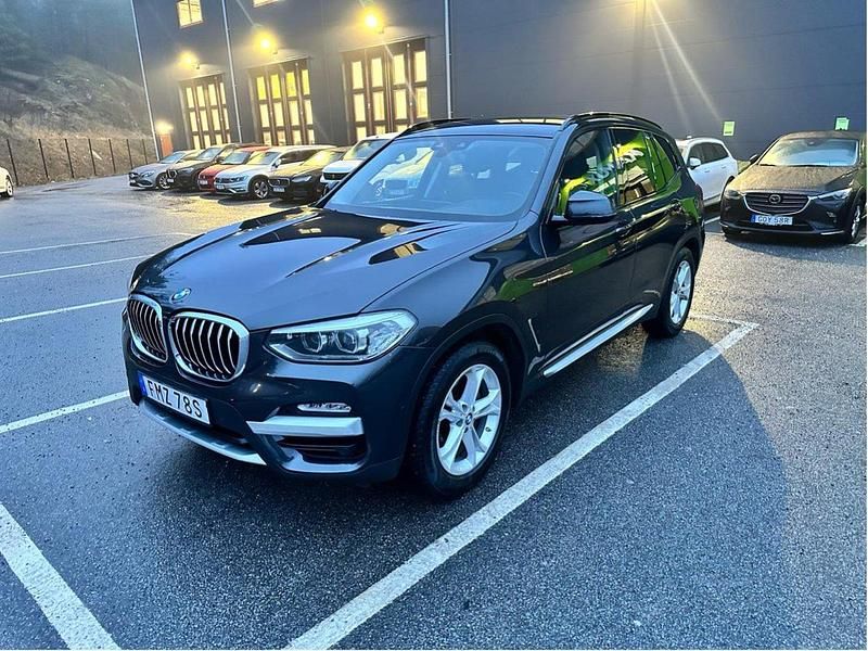 Grå Begagnad 2019 BMW X3 SUV | 295 000 kr (Superpris) - Bild 1/4