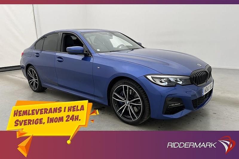 Blå Begagnad 2019 BMW 330e M Sport Sedan | 304 700 kr (Dyr) - Bild 1/3