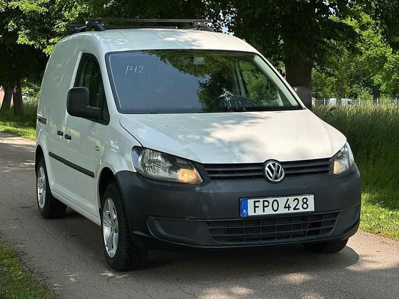 Vit Begagnad 2015 VW Caddy Minibuss | 69 900 kr (Marknadspris) - Bild 1/4