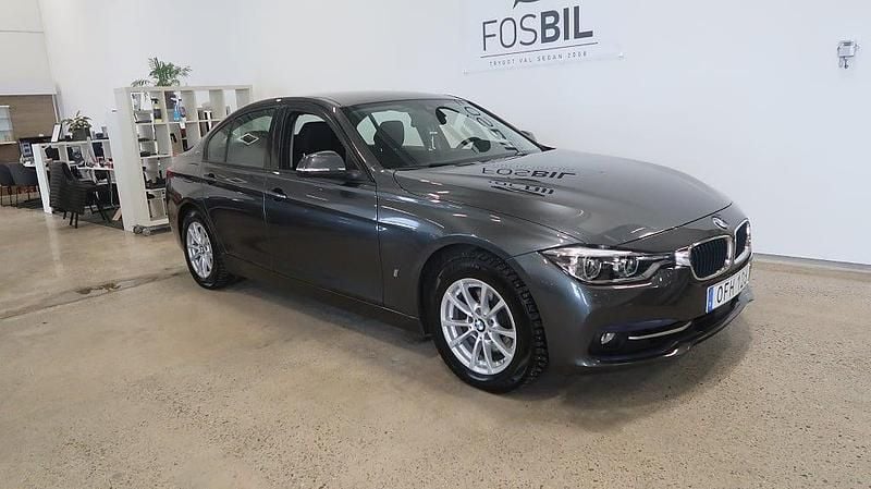 Begagnad BMW 330 Sport Line 252 HK (185 kW) 2017 Grå Sedan