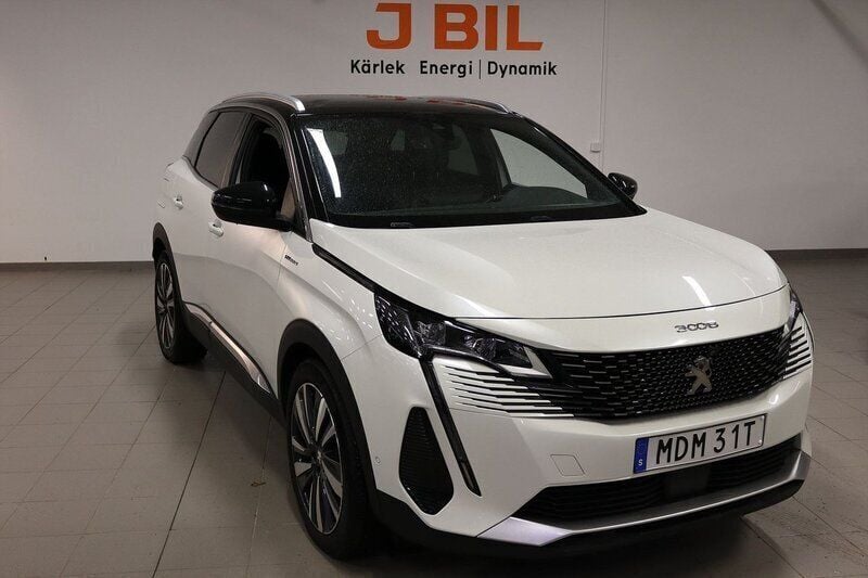 Vit nacre Begagnad 2021 Peugeot 3008 GT SUV | 269 900 kr (Marknadspris) - Bild 1/4