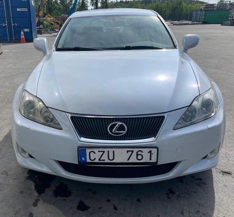 Blå Begagnad 2006 Lexus IS250 Sedan | 47 000 kr (Marknadspris) - Bild 1/4