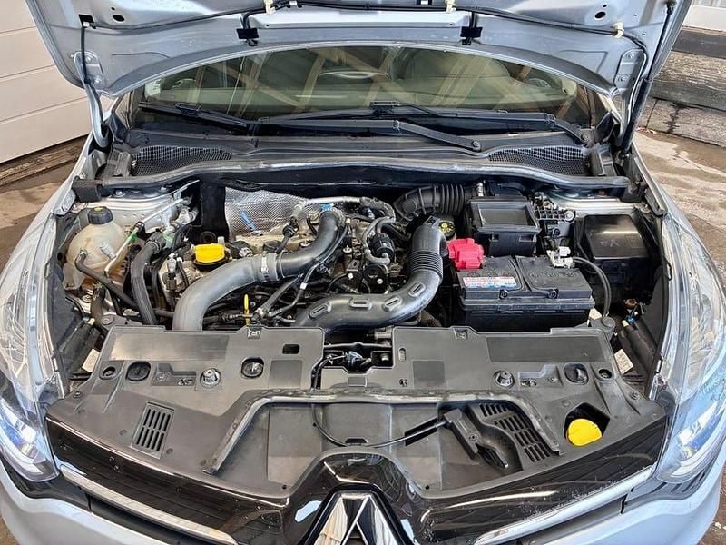 Begagnad Renault Clio IV Intens 118 HK (86 kW) 2018 Silver Kombi