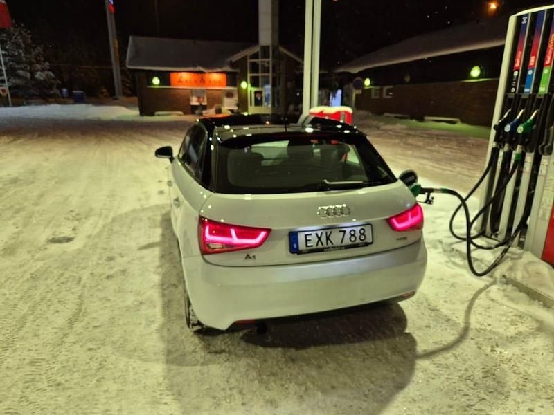 Begagnad 2014 Audi A1 Sportback Halvkombi | 65 000 kr (Bra pris) - Bild 1/4