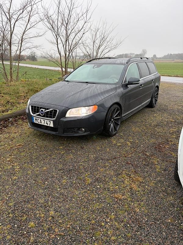 Begagnad 2012 Volvo V70 Kombi | 59 900 kr (Marknadspris) - Bild 1/3